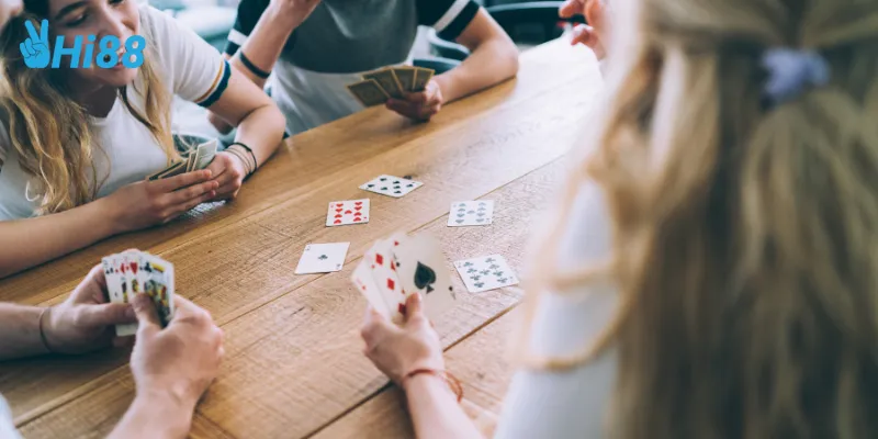 Đánh bài tiến lên có nhiều phiên bản